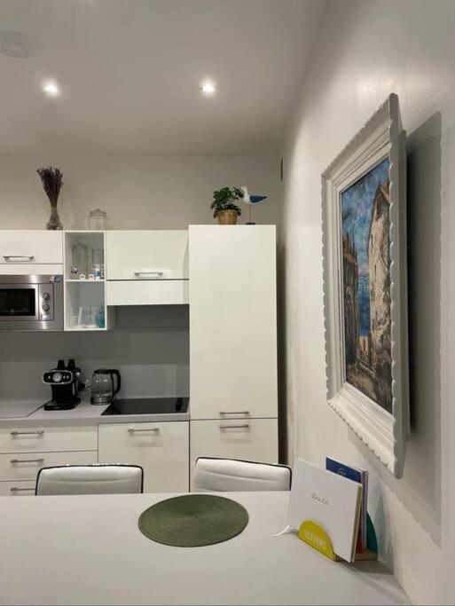 Luxury Apartment In The Heart Of Old Town Nice. ภายนอก รูปภาพ