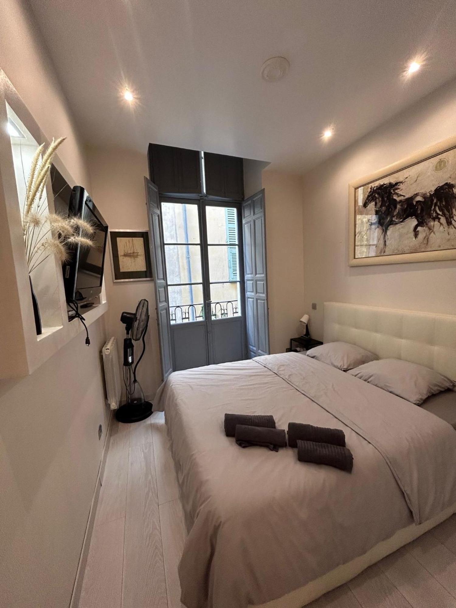 Luxury Apartment In The Heart Of Old Town Nice. ภายนอก รูปภาพ