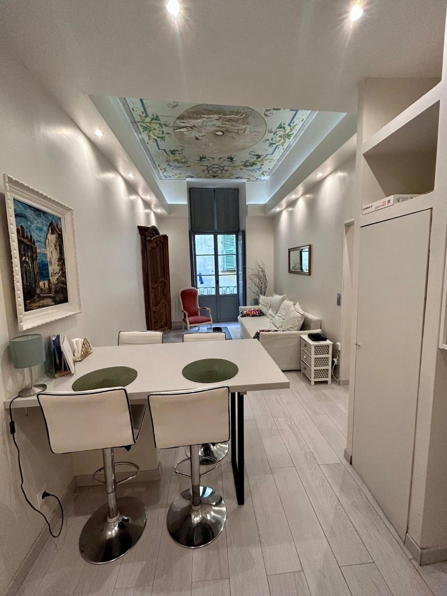 Luxury Apartment In The Heart Of Old Town Nice. ภายนอก รูปภาพ